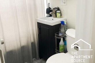 2127 N Dayton St, Unit 308 in Chicago, IL - Building Photo - Building Photo