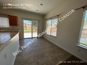 1376 Spade Bit Dr in Sparks, NV - Building Photo - Building Photo
