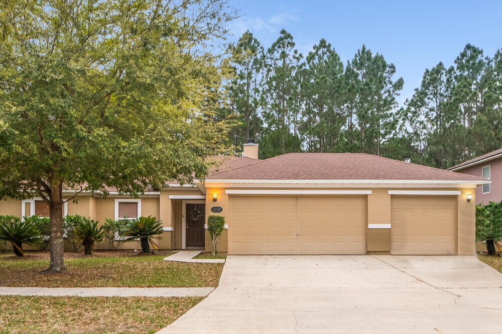 2230 Brian Lakes Dr E in Jacksonville, FL - Building Photo