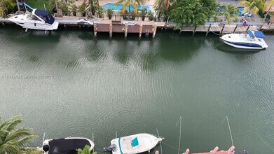 2903 N Miami Beach Blvd in North Miami Beach, FL - Building Photo - Building Photo