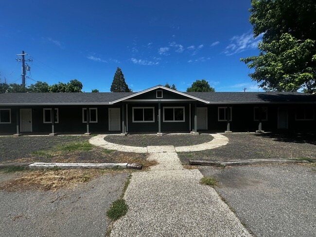 property at 2110 Iroquois Ave
