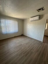 1711 Easy St in Hanford, CA - Building Photo - Building Photo