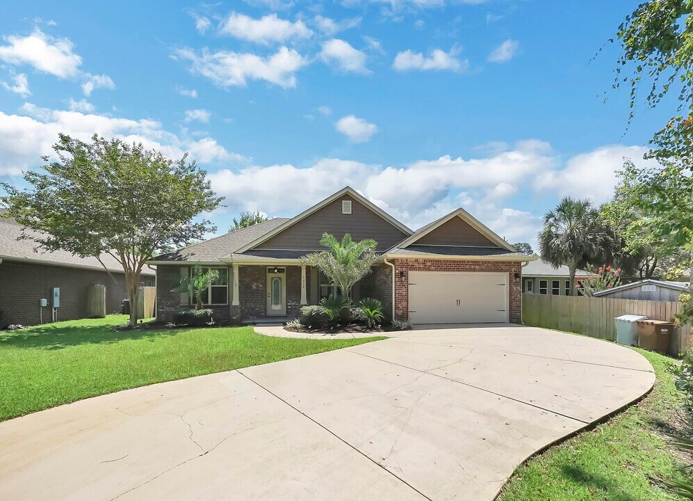 2676 New Haven Blvd in Navarre, FL - Building Photo
