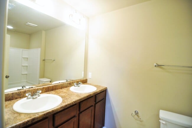 property at 3528 Avalon Lake Dr SW