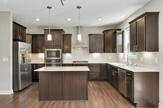 7164 Arkansas Ave in Inver Grove Heights, MN - Foto de edificio - Building Photo
