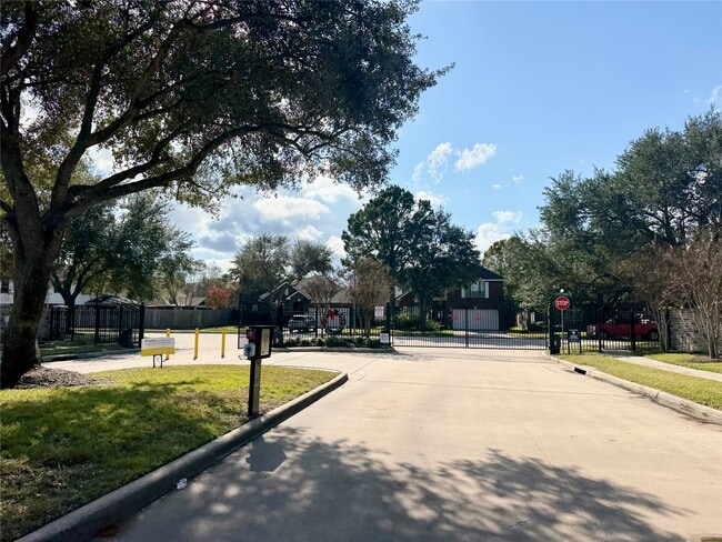 23730 River Pl Dr in Katy, TX - Building Photo - Building Photo