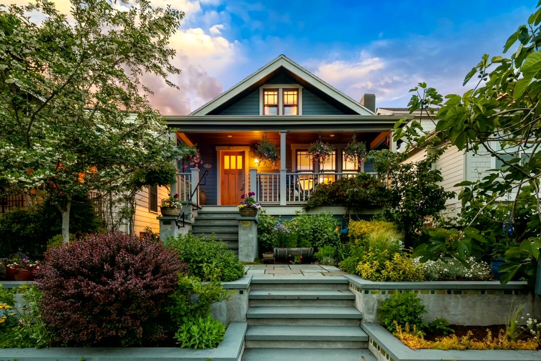 116 NE 63rd St in Seattle, WA - Building Photo