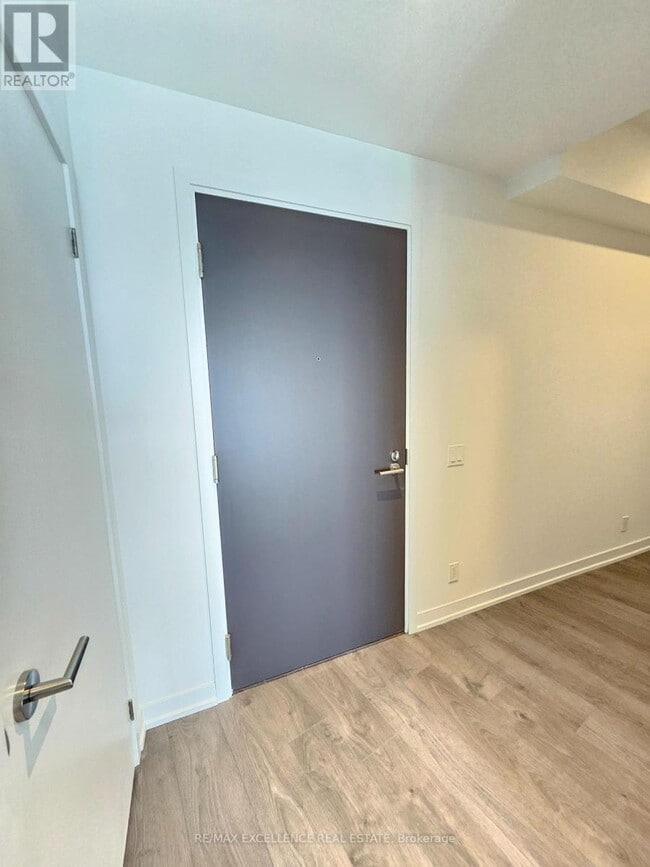 39 Mary St in Barrie, ON - Building Photo - Building Photo