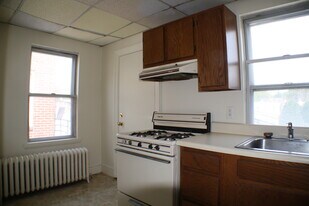 703 W Haverford Rd, Unit 703 3R in Bryn Mawr, PA - Building Photo