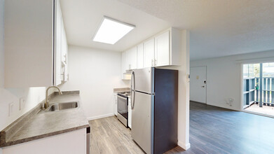 430 Alameda del Prado in Novato, CA - Building Photo - Building Photo