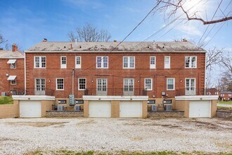 5839 N. High St in Worthington, OH - Foto de edificio - Building Photo