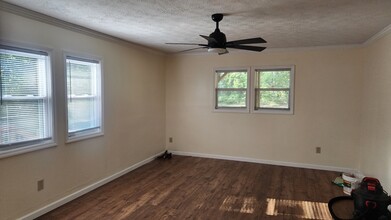 1563 Sunset Farms Rd in Whittier, NC - Building Photo - Building Photo