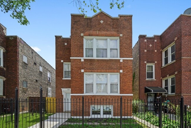 property at 5331 W Congress Pkwy