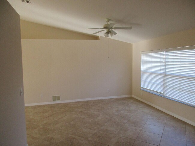 3303 SW 8th Ct in Cape Coral, FL - Building Photo - Building Photo