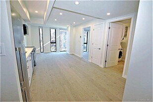 41-26 44th St in Queens, NY - Building Photo