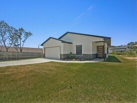 3612 Broken Bow Dr in Granbury, TX - Building Photo