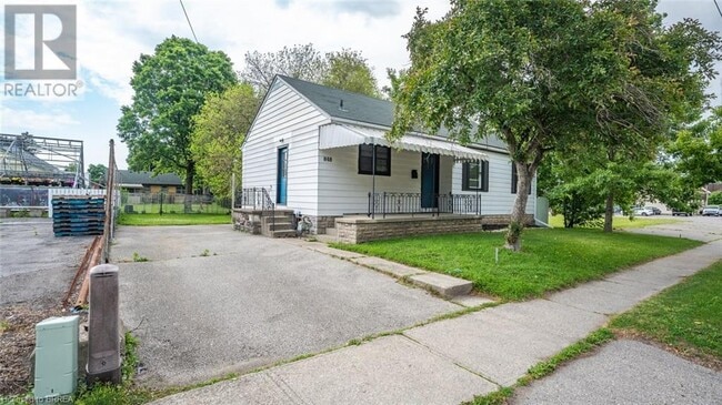 property at 848 COLBORNE St