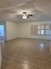 1218 Saint John Loop in Laredo, TX - Foto de edificio - Building Photo