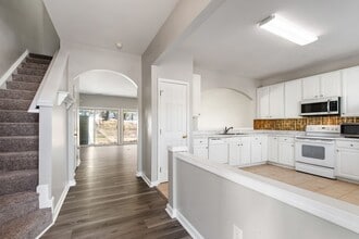 410 Hickory Meadow Cir in Morrisville, NC - Building Photo - Building Photo