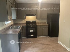 5469 Liberty Rd in Union City, GA - Foto de edificio - Building Photo