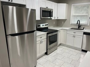 250 Hamilton E Holmes Dr NW in Atlanta, GA - Foto de edificio - Building Photo