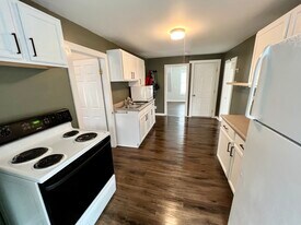 76 West St, Unit B in Winooski, VT - Building Photo