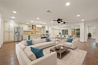 4526 Benning Dr in Houston, TX - Building Photo - Building Photo