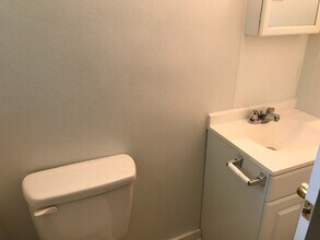 910 N Ewing St in Indianapolis, IN - Building Photo - Building Photo