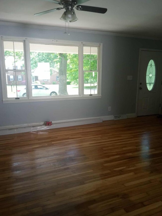 218 Hunter St in Lebanon, IL - Building Photo - Building Photo