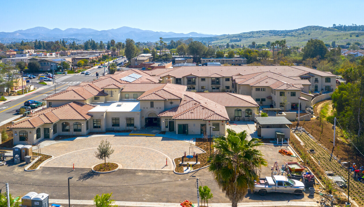 Villa de Vida Poway in Poway, CA - Building Photo