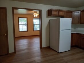 2423 Parkfield Dr in West Bend, WI - Building Photo - Building Photo