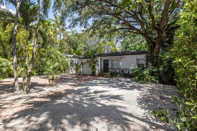 435 NE 86th St in El Portal, FL - Building Photo - Building Photo