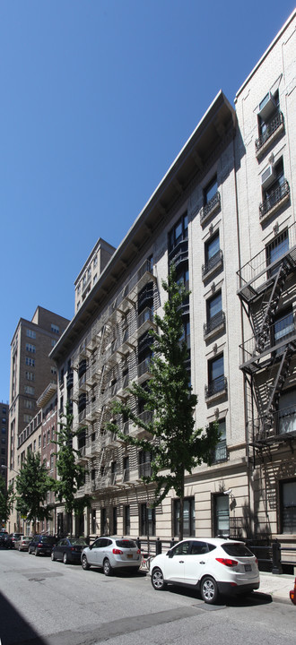 549-551 W 113th St in New York, NY - Building Photo