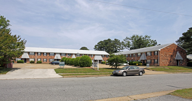 Meadow Brook Terrace in Norfolk, VA - Building Photo - Building Photo