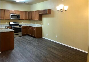 100 Barrett Pl in Edmond, OK - Building Photo - Building Photo