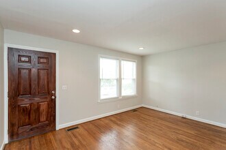 145 A Kenner Ave in Nashville, TN - Building Photo - Building Photo