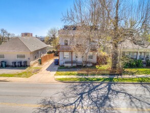 1122 NW 10th St in Oklahoma City, OK - Building Photo - Building Photo