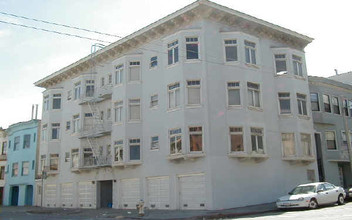 17 Ashbury St in San Francisco, CA - Building Photo - Building Photo