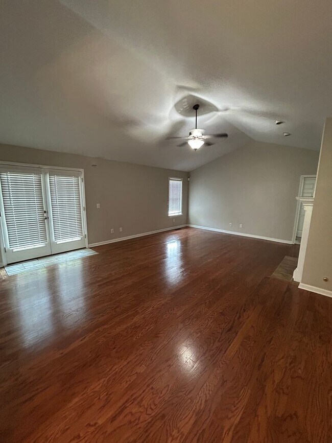 1017 E Bay Springs Dr in Villa Rica, GA - Building Photo - Building Photo