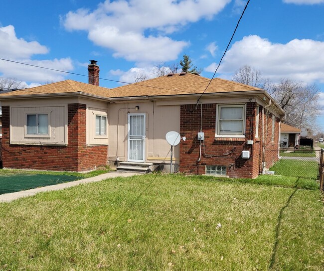 20401 Strathmoor St in Detroit, MI - Building Photo - Building Photo