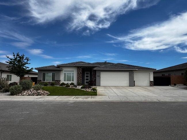 property at 1886 Honeycomb Dr