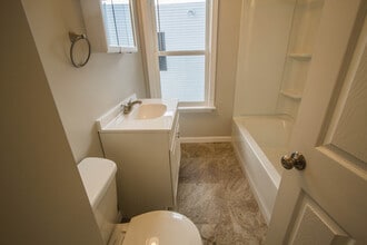 21 Wilson St, Unit 2 in Worcester, MA - Building Photo - Building Photo