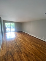 20 May St in Hartford, CT - Building Photo