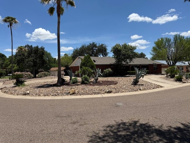 1105 Hill Place Dr