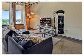 555 Evergreen St, Unit ID1231690P in Dallas, TX - Building Photo - Building Photo