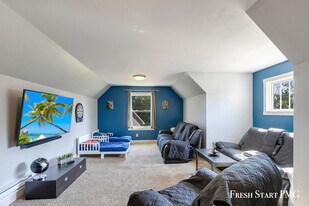 611 Marketplace Blvd in Kalamazoo, MI - Building Photo