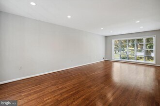 8501 Canterbury Dr in Annandale, VA - Building Photo - Building Photo