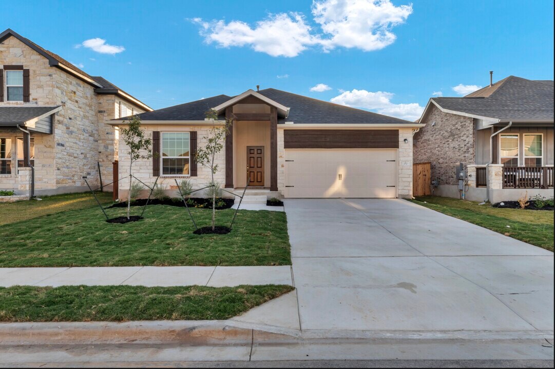 252 Clear Frk Lp in Liberty Hill, TX - Building Photo