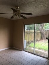 10009 Rosbrook Dr in Houston, TX - Building Photo - Building Photo