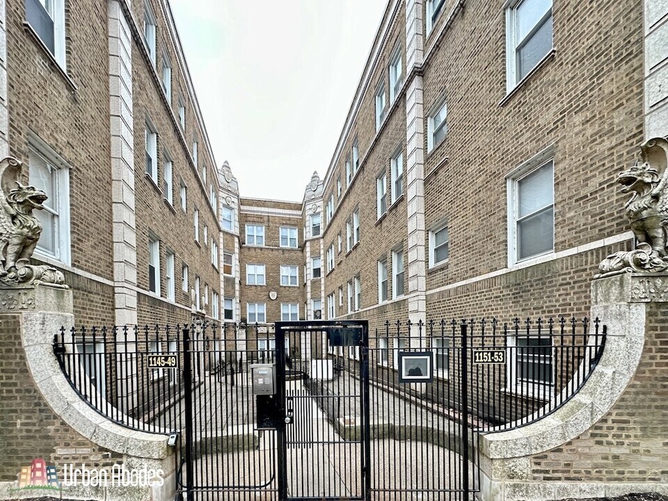 1149 W Lunt Ave, Unit A01K in Chicago, IL - Foto de edificio